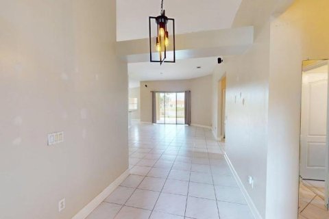 House in Port St. Lucie, Florida 3 bedrooms, 194.44 sq.m. № 2084049 - photo 13
