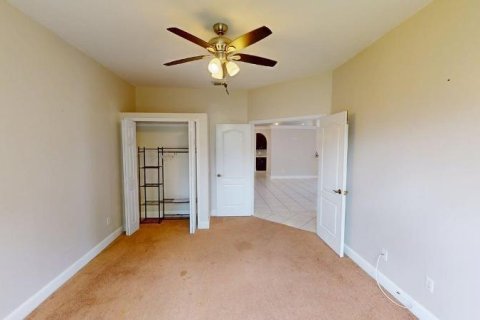 House in Port St. Lucie, Florida 3 bedrooms, 194.44 sq.m. № 2084049 - photo 25