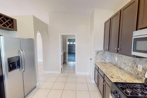 House in Port St. Lucie, Florida 3 bedrooms, 194.44 sq.m. № 2084049 - photo 7