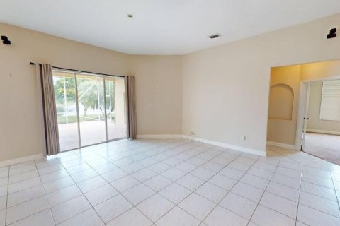 House in Port St. Lucie, Florida 3 bedrooms, 194.44 sq.m. № 2084049 - photo 21