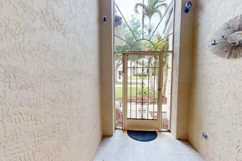 House in Port St. Lucie, Florida 3 bedrooms, 194.44 sq.m. № 2084049 - photo 4
