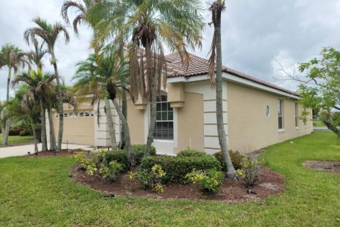 House in Port St. Lucie, Florida 3 bedrooms, 194.44 sq.m. № 2084049 - photo 3