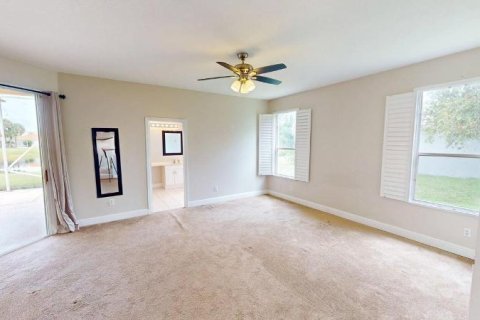 House in Port St. Lucie, Florida 3 bedrooms, 194.44 sq.m. № 2084049 - photo 27