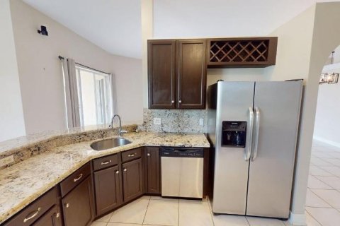 House in Port St. Lucie, Florida 3 bedrooms, 194.44 sq.m. № 2084049 - photo 9