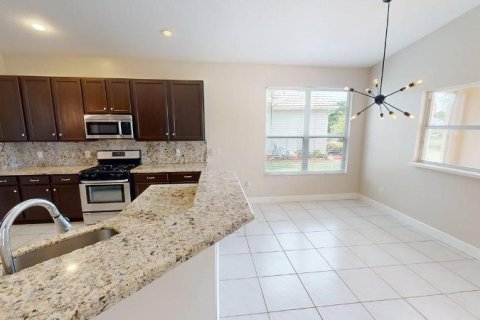 House in Port St. Lucie, Florida 3 bedrooms, 194.44 sq.m. № 2084049 - photo 5