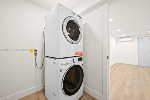 House in Fort Lauderdale, Florida 3 bedrooms, 106.65 sq.m. № 2063262 - photo 24