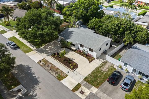 House in Fort Lauderdale, Florida 3 bedrooms, 106.65 sq.m. № 2063262 - photo 30