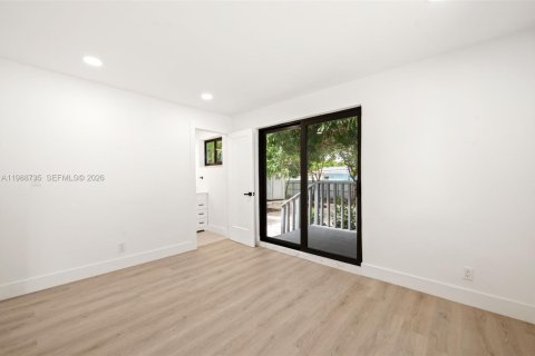 House in Fort Lauderdale, Florida 3 bedrooms, 106.65 sq.m. № 2063262 - photo 14