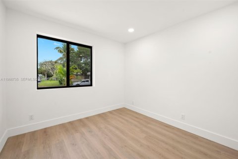 House in Fort Lauderdale, Florida 3 bedrooms, 106.65 sq.m. № 2063262 - photo 18