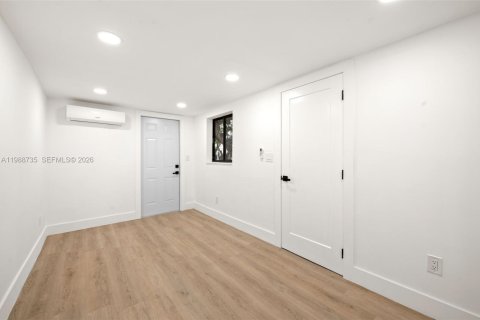 House in Fort Lauderdale, Florida 3 bedrooms, 106.65 sq.m. № 2063262 - photo 19