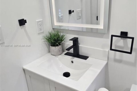 House in Fort Lauderdale, Florida 3 bedrooms, 106.65 sq.m. № 2063262 - photo 22