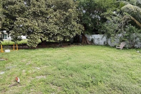 House in Hollywood, Florida 3 bedrooms, 105.54 sq.m. № 2011288 - photo 5