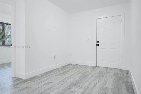 Apartment in Miami, Florida 2 bedrooms № 2065254 - photo 11