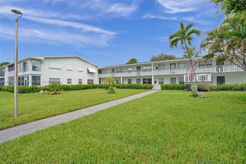 Condo in Deerfield Beach, Florida, 1 bedroom  № 1872314 - photo 30
