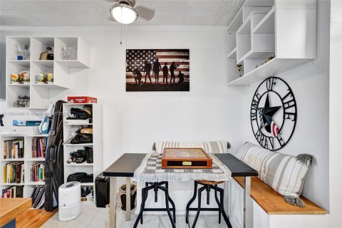 Condo in Deerfield Beach, Florida, 1 bedroom  № 1872314 - photo 12