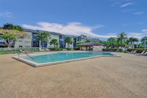 Condo in Deerfield Beach, Florida, 1 bedroom  № 1872314 - photo 27