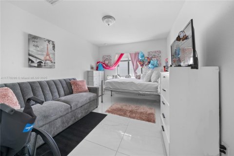 Villa ou maison à vendre à Florida City, Floride: 4 chambres, 150.97 m2 № 1977322 - photo 14