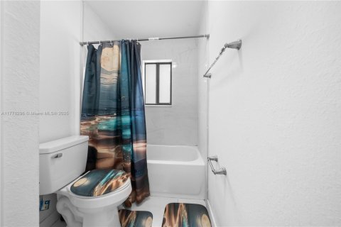 Villa ou maison à vendre à Florida City, Floride: 4 chambres, 150.97 m2 № 1977322 - photo 16