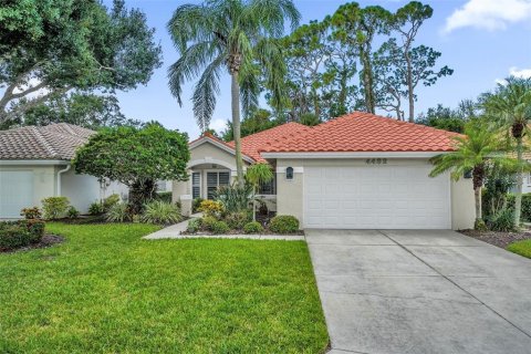 House in Sarasota, Florida 2 bedrooms, 151.8 sq.m. № 2364915