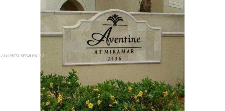 Condo in Miramar, Florida, 1 bedroom  № 2047602