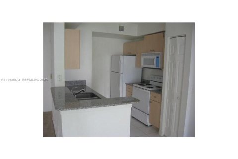 Condo in Miramar, Florida, 1 bedroom  № 2047602 - photo 9