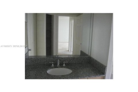 Condo in Miramar, Florida, 1 bedroom  № 2047602 - photo 10