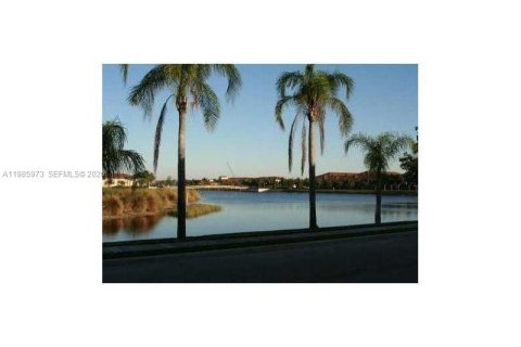 Condo in Miramar, Florida, 1 bedroom  № 2047602 - photo 6