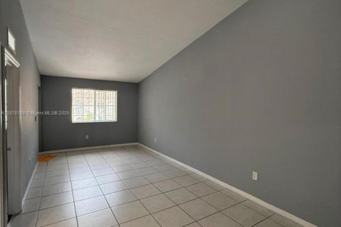 Condo in Homestead, Florida, 2 bedrooms  № 1927661 - photo 3