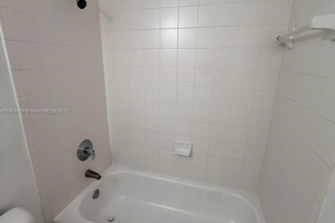 Condo in Homestead, Florida, 2 bedrooms  № 1927661 - photo 9