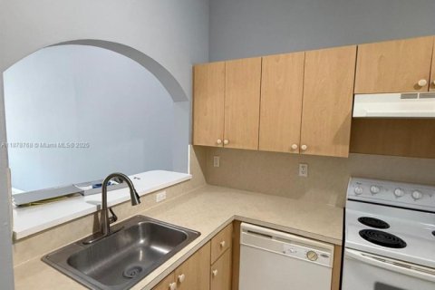 Condo in Homestead, Florida, 2 bedrooms  № 1927661 - photo 1