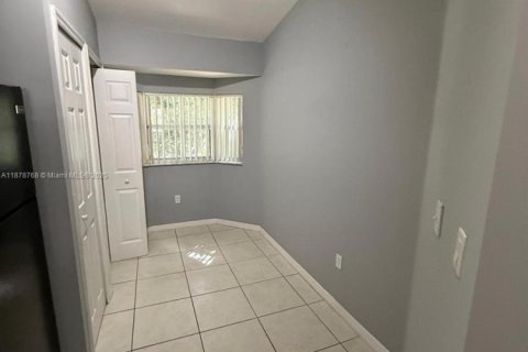 Condo in Homestead, Florida, 2 bedrooms  № 1927661 - photo 4