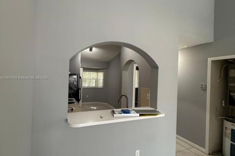 Condo in Homestead, Florida, 2 bedrooms  № 1927661 - photo 2