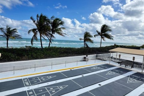 Condo in Hallandale Beach, Florida, 3 bedrooms  № 1992174 - photo 19