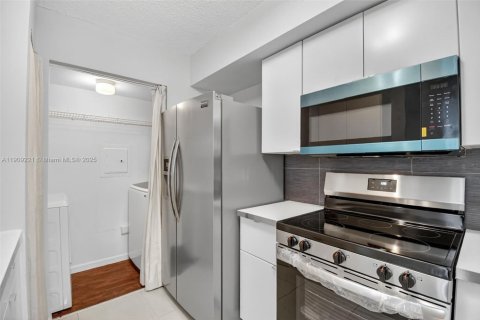 Купить кондоминиум в Мирамар, Флорида 3 спальни, 104.52м2, № 1970337 - фото 7