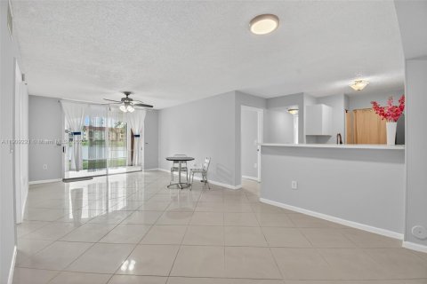 Купить кондоминиум в Мирамар, Флорида 3 спальни, 104.52м2, № 1970337 - фото 9