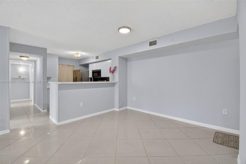 Купить кондоминиум в Мирамар, Флорида 3 спальни, 104.52м2, № 1970337 - фото 10