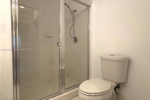 Снять в аренду кондоминиум в Коконат Крик, Флорида 2 спальни, 89.84м2, № 2011902 - фото 17