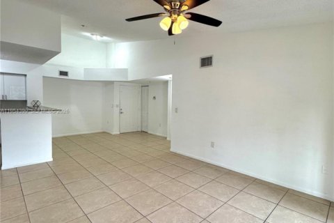 Снять в аренду кондоминиум в Коконат Крик, Флорида 2 спальни, 89.84м2, № 2011902 - фото 6