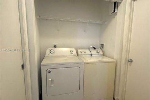 Снять в аренду кондоминиум в Коконат Крик, Флорида 2 спальни, 89.84м2, № 2011902 - фото 19