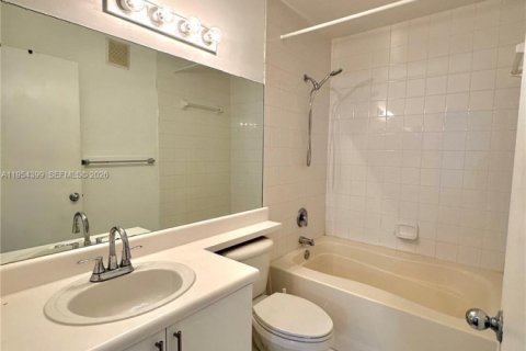 Снять в аренду кондоминиум в Коконат Крик, Флорида 2 спальни, 89.84м2, № 2011902 - фото 12