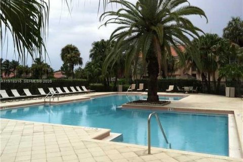 Condo in Margate, Florida, 2 bedrooms  № 2041911 - photo 2