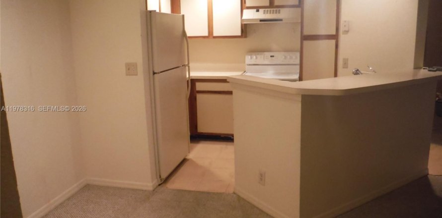 Condo in Margate, Florida, 2 bedrooms  № 2041911