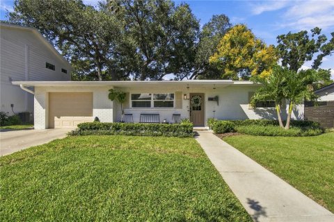 Villa ou maison à vendre à Tampa, Floride: 4 chambres, 143.81 m2 № 2419989 - photo 4