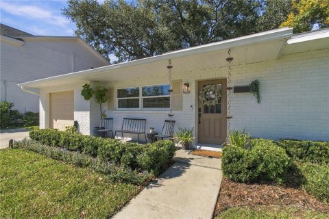 Villa ou maison à vendre à Tampa, Floride: 4 chambres, 143.81 m2 № 2419989 - photo 3