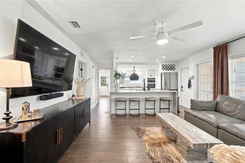 Villa ou maison à vendre à Tampa, Floride: 4 chambres, 143.81 m2 № 2419989 - photo 18