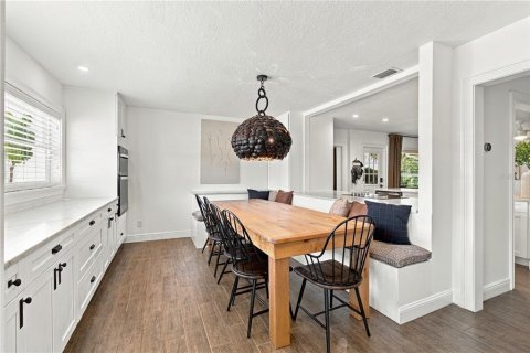 Villa ou maison à vendre à Tampa, Floride: 4 chambres, 143.81 m2 № 2419989 - photo 10