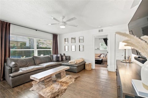 Villa ou maison à vendre à Tampa, Floride: 4 chambres, 143.81 m2 № 2419989 - photo 27