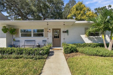 Villa ou maison à vendre à Tampa, Floride: 4 chambres, 143.81 m2 № 2419989 - photo 2