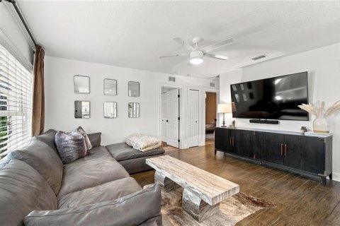 Villa ou maison à vendre à Tampa, Floride: 4 chambres, 143.81 m2 № 2419989 - photo 20