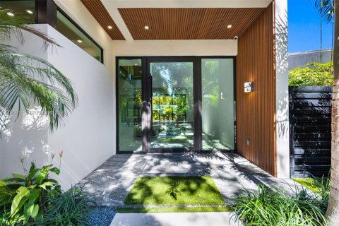 Купить виллу или дом в Майами, Флорида 5 спален, 308.53м2, № 2023258 - фото 9